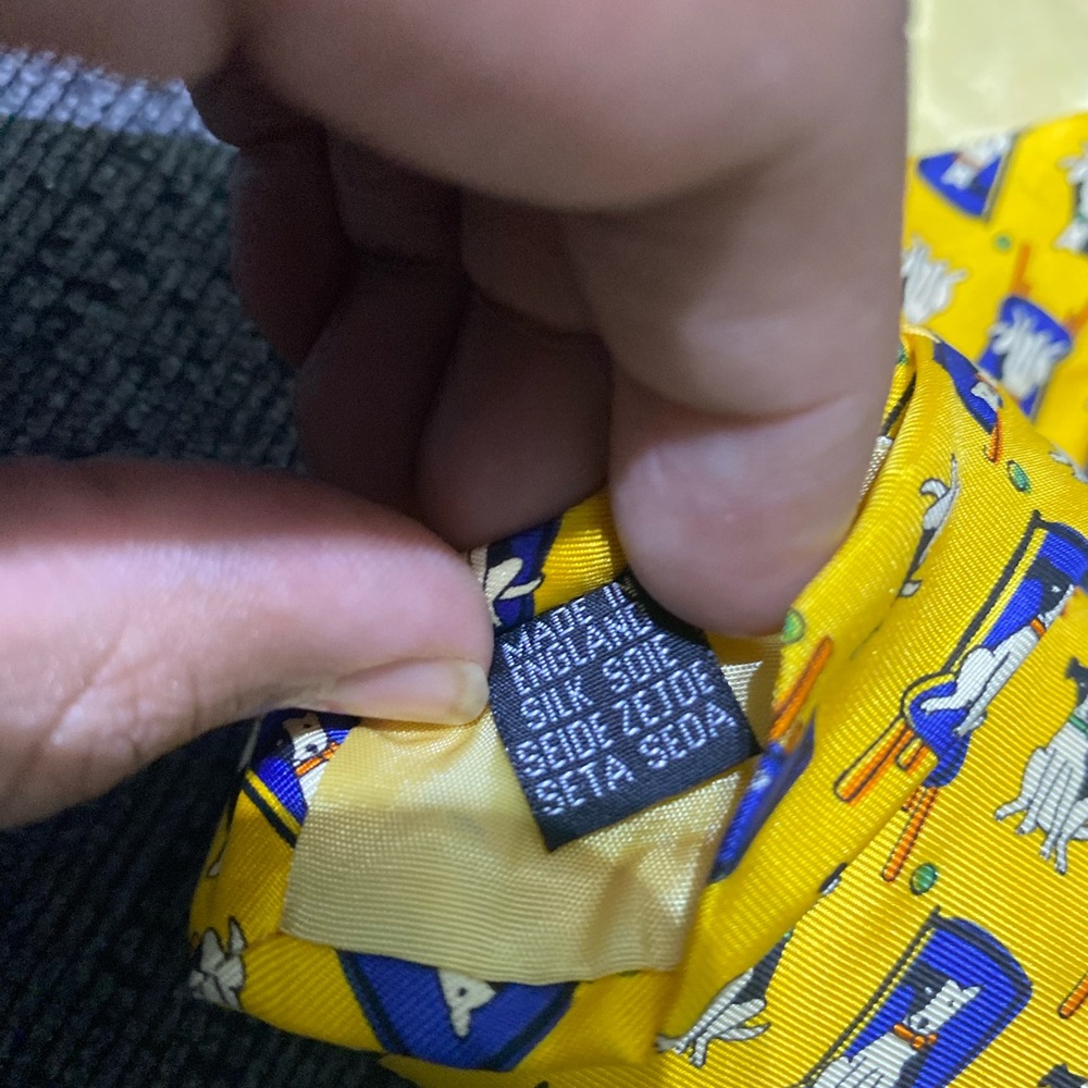 Yellow Dog Pattern Tie - Picture 7 of 7